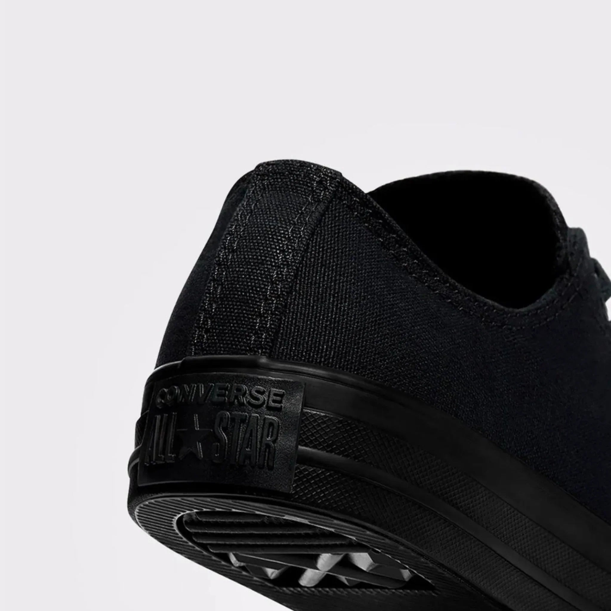 Converse All Black Low-Tops