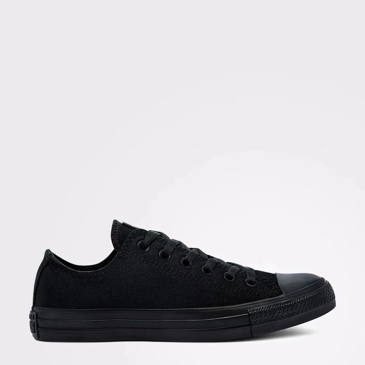 Converse All Black Low-Tops