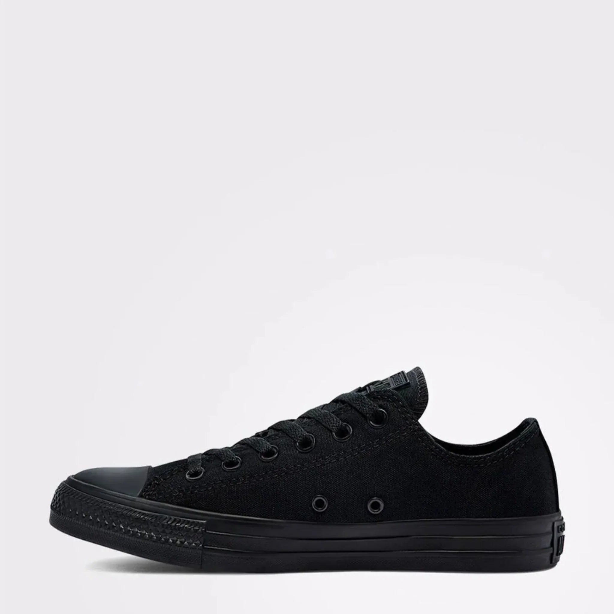 Converse All Black Low-Tops